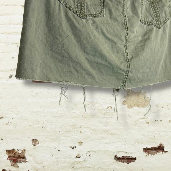 Faded Glory Olive Green Cargo Mini Skirt Raw Hem Y2K Utility Grunge Sz 4 - Picture 9 of 10